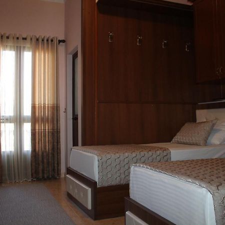 Hotel Hasmegaj Mahall' e Kryethuit المظهر الخارجي الصورة