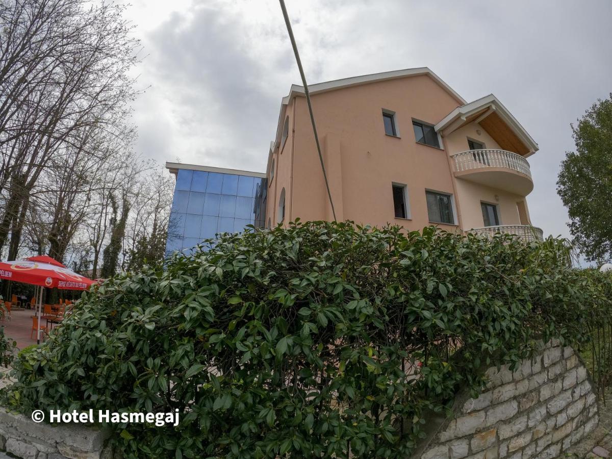 Hotel Hasmegaj Mahall' e Kryethuit المظهر الخارجي الصورة