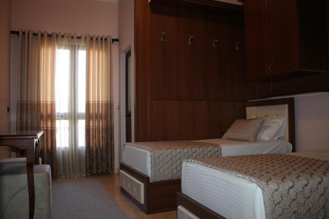 Hotel Hasmegaj Mahall' e Kryethuit المظهر الخارجي الصورة