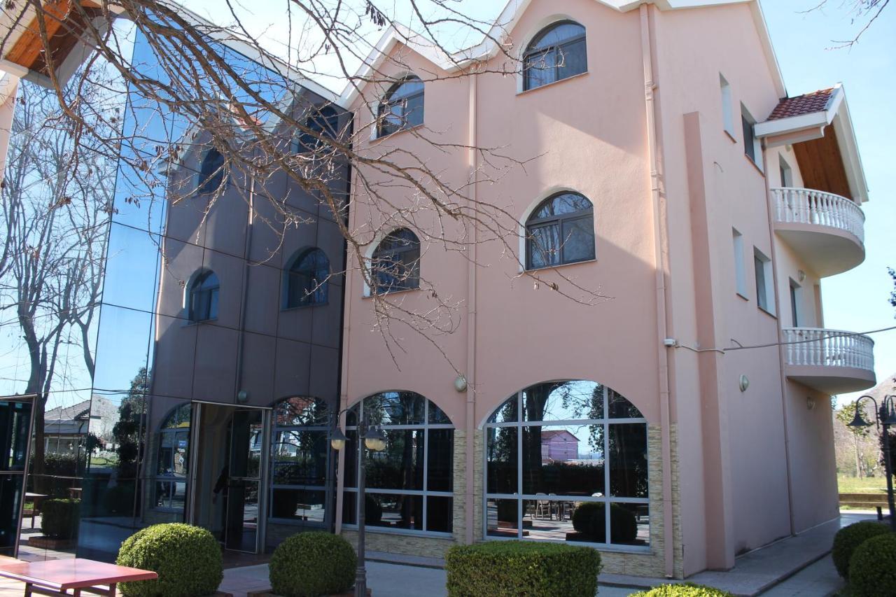 Hotel Hasmegaj Mahall' e Kryethuit المظهر الخارجي الصورة